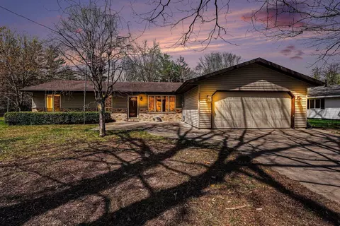2455 N Smith, Sanford, MI 48657