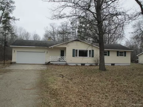 7379 S Lake Bluff O5, Gladstone, MI 49837
