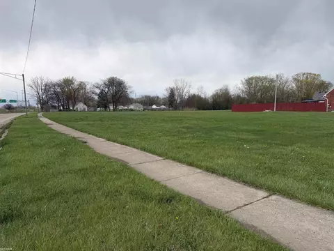 19861 Fenton, Roseville, MI 48066