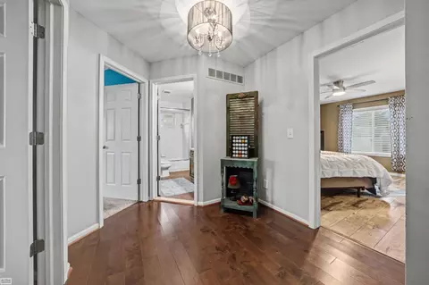 Entry Way - 50492 Alden, Macomb, MI 48044 photo 3 of 5