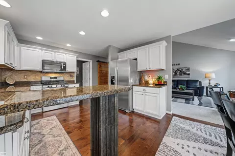 Kitchen - 50492 Alden, Macomb, MI 48044 photo 4 of 4