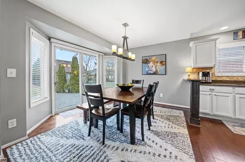 Dining - 50492 Alden, Macomb, MI 48044 photo 1 of 2