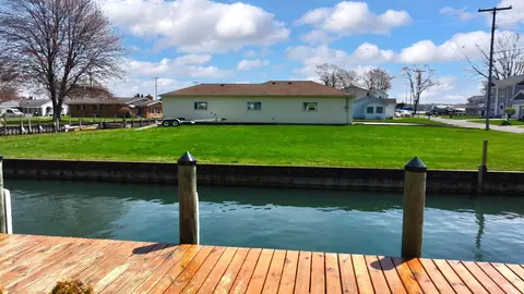 Exterior - 1806 Saint Clair Riv, Algonac, MI 48001 photo 14 of 15