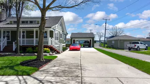 Exterior - 1806 Saint Clair Riv, Algonac, MI 48001 photo 12 of 15