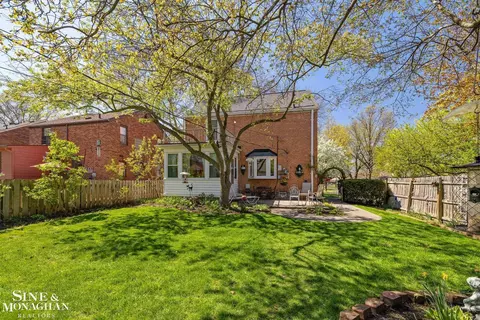 Exterior - 449 Allard, Grosse Pointe Farms, MI 48236 photo 7 of 11