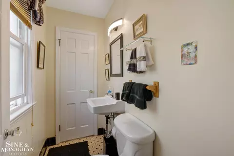 Bath - 449 Allard, Grosse Pointe Farms, MI 48236 photo 1 of 3