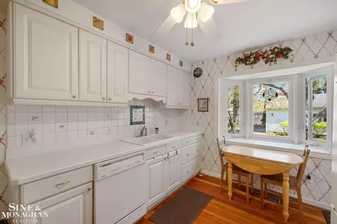 Kitchen - 449 Allard, Grosse Pointe Farms, MI 48236 photo 4 of 4