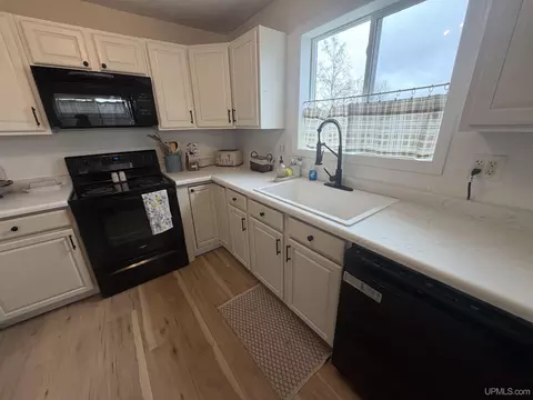 Kitchen - 475 River, Ishpeming, MI 49849 photo 1 of 3