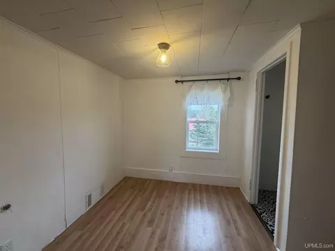 Bedroom - 475 River, Ishpeming, MI 49849 photo 4 of 9