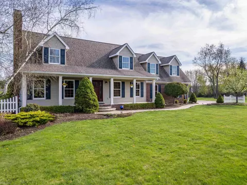 202 Donna Mae, Leonard, MI 48367