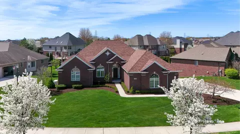 7412 N Georgetowne, Washington, MI 48095