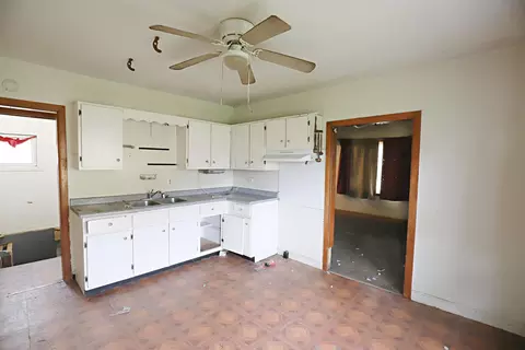 Kitchen - 2807 Camden, Flint, MI 48507 photo 2 of 3
