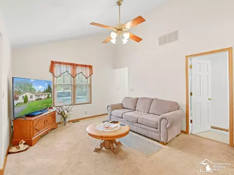 Living - 2760 Spring Hl, Howell, MI 48843 photo 4 of 5