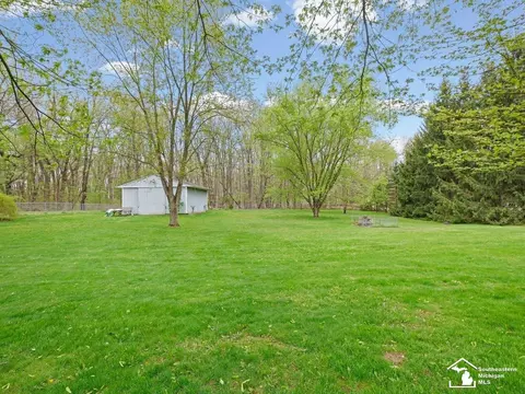 Exterior - 2760 Spring Hl, Howell, MI 48843 photo 7 of 13