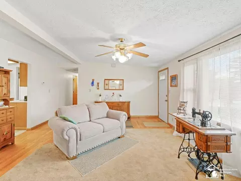 Living - 2760 Spring Hl, Howell, MI 48843 photo 2 of 5