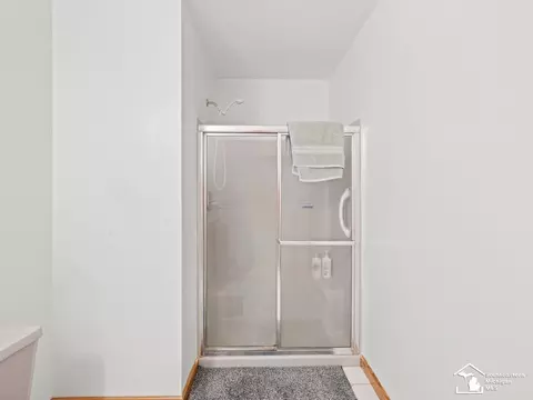 Bath - 2760 Spring Hl, Howell, MI 48843 photo 4 of 5