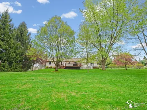Exterior - 2760 Spring Hl, Howell, MI 48843 photo 9 of 13