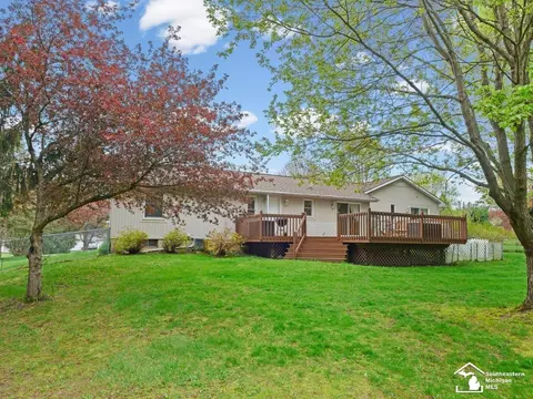Exterior - 2760 Spring Hl, Howell, MI 48843 photo 10 of 13