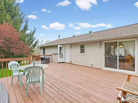 Exterior - 2760 Spring Hl, Howell, MI 48843 photo 5 of 13