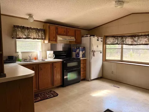 Kitchen - 11624 Delbert, Long Lake, WI 54542 photo 1 of 1