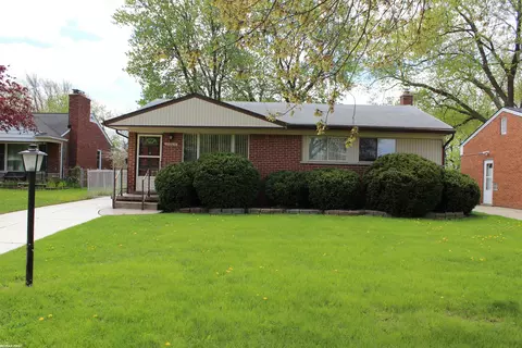 21004 Saint Gertrude, Saint Clair Shores, MI 48081