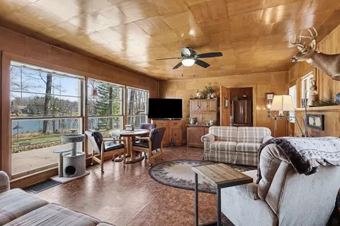 Living - 6408 Sylvan, Gladwin, MI 48624 photo 2 of 4