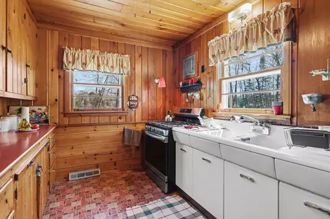 Kitchen - 6408 Sylvan, Gladwin, MI 48624 photo 1 of 3