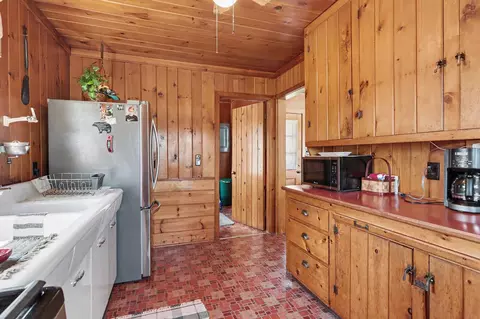 Kitchen - 6408 Sylvan, Gladwin, MI 48624 photo 3 of 3