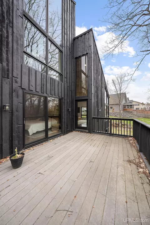 Exterior - 1035 E, Iron Mountain, MI 49801 photo 4 of 10