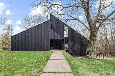 Exterior - 1035 E, Iron Mountain, MI 49801 photo 5 of 10