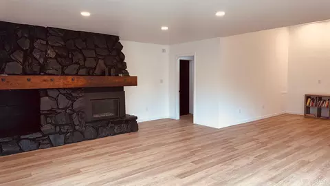 Living - 1035 E, Iron Mountain, MI 49801 photo 12 of 12