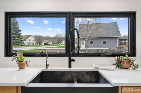 Kitchen - 1035 E, Iron Mountain, MI 49801 photo 10 of 11