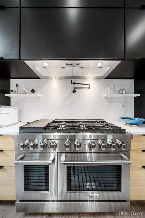 Kitchen - 1035 E, Iron Mountain, MI 49801 photo 5 of 11