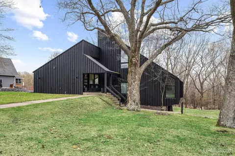 1035 E, Iron Mountain, MI 49801