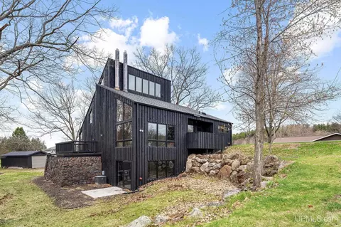 Exterior - 1035 E, Iron Mountain, MI 49801 photo 8 of 10