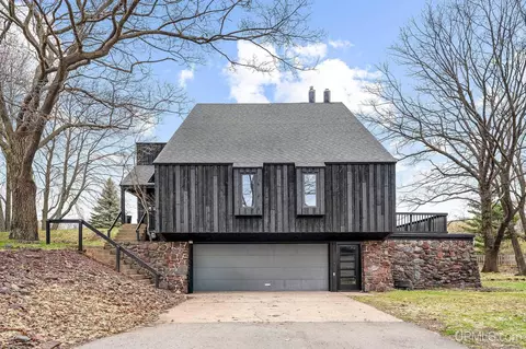 Exterior - 1035 E, Iron Mountain, MI 49801 photo 7 of 10