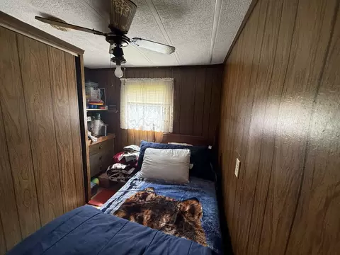 Bedroom - 767 Hilo, Gladwin, MI 48624 photo 2 of 2