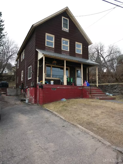 807 E Montezuma, Houghton, MI 49931