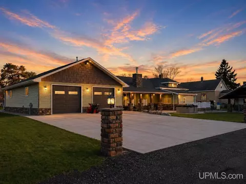 634 E Breitung, Kingsford, MI 49802