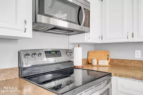 Kitchen - 718 N Ninth, Saint Clair, MI 48079 photo 5 of 7