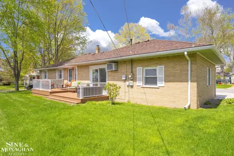 Exterior - 718 N Ninth, Saint Clair, MI 48079 photo 7 of 13