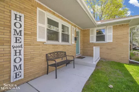 Exterior - 718 N Ninth, Saint Clair, MI 48079 photo 3 of 13
