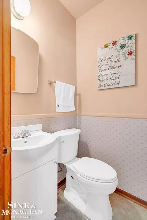 Bath - 718 N Ninth, Saint Clair, MI 48079 photo 1 of 3