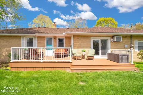 Exterior - 718 N Ninth, Saint Clair, MI 48079 photo 6 of 13