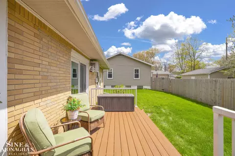 Exterior - 718 N Ninth, Saint Clair, MI 48079 photo 11 of 13