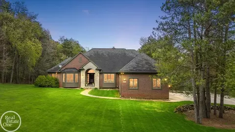 170 Fern UNIT 11, Addison Twp, MI 48367