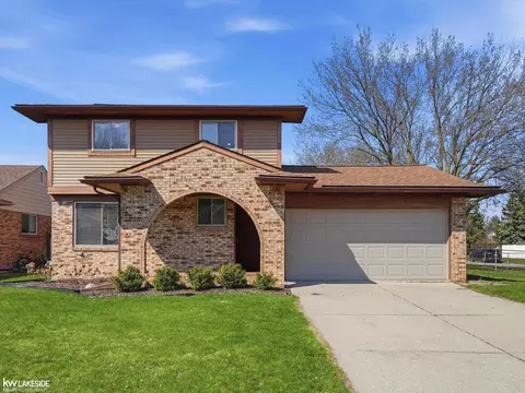 45833 Heatherwoode, Macomb, MI 48044