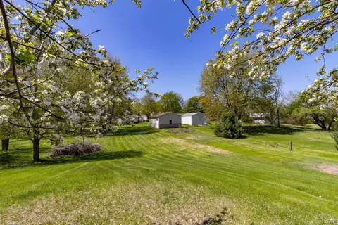 Exterior - 4839 Deleon, Tecumseh, MI 49286 photo 7 of 13