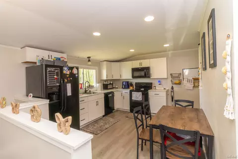 Kitchen - 4839 Deleon, Tecumseh, MI 49286 photo 2 of 2