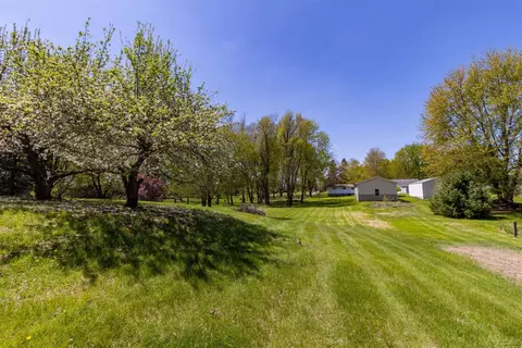 Exterior - 4839 Deleon, Tecumseh, MI 49286 photo 8 of 13